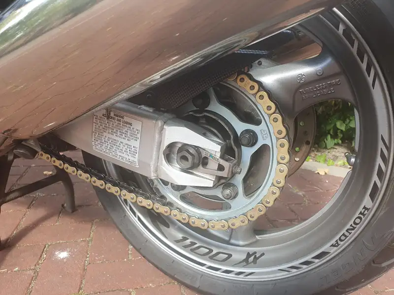 Honda CBR 1100 - foto 5