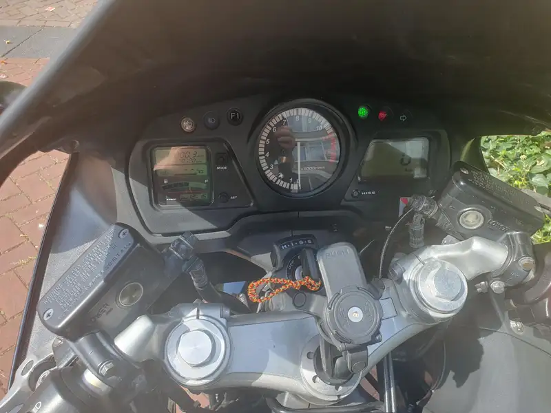 Honda CBR 1100 - foto 4