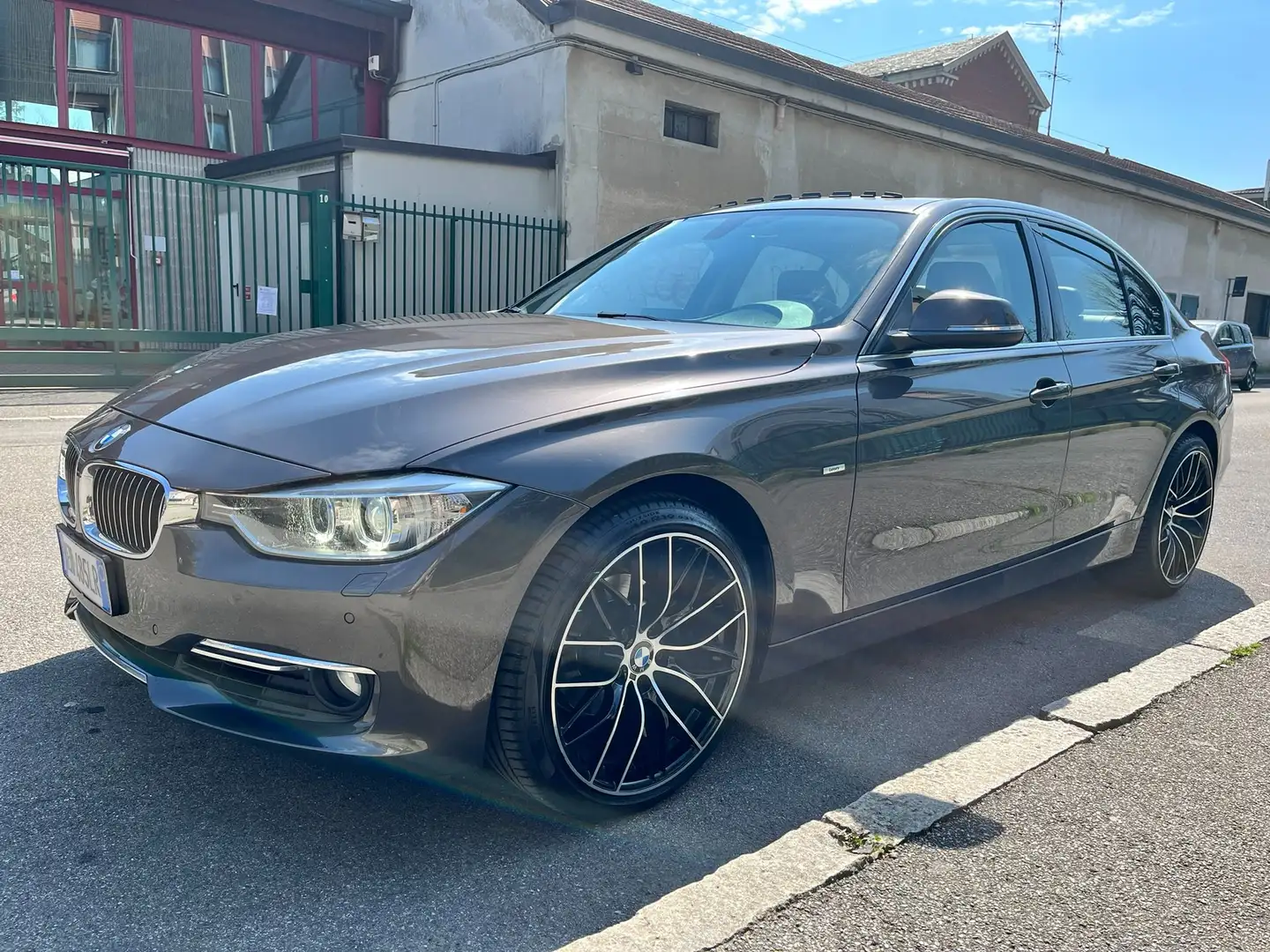 BMW 320 320I Luxury automatica Marrone - 1