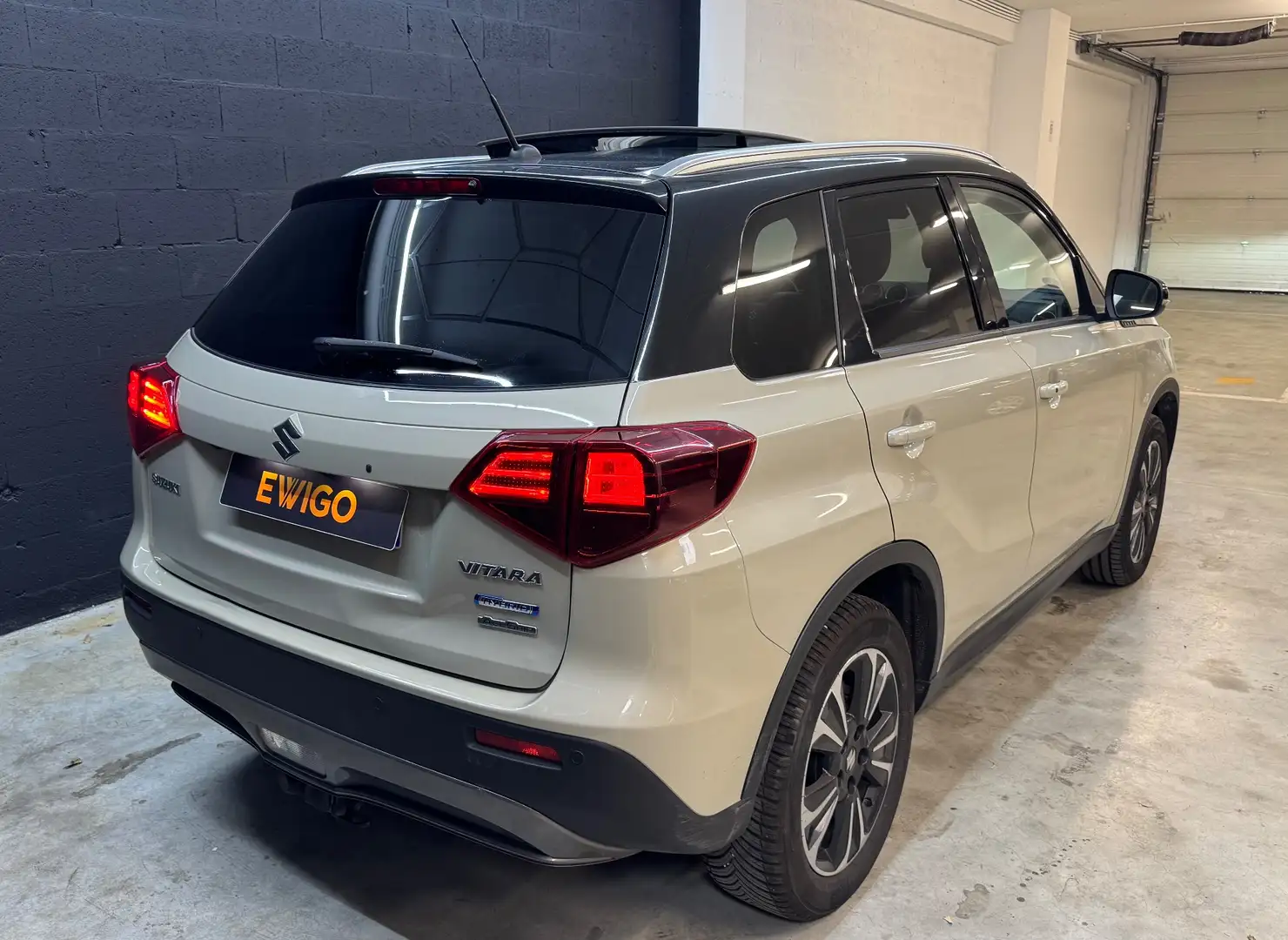 Suzuki Vitara 130ch PRIVILEGE ALLGRIP 4X4 BVA / CARPLAY / TOIT OUVRANT / ATTELAGE / CAMERA - 2