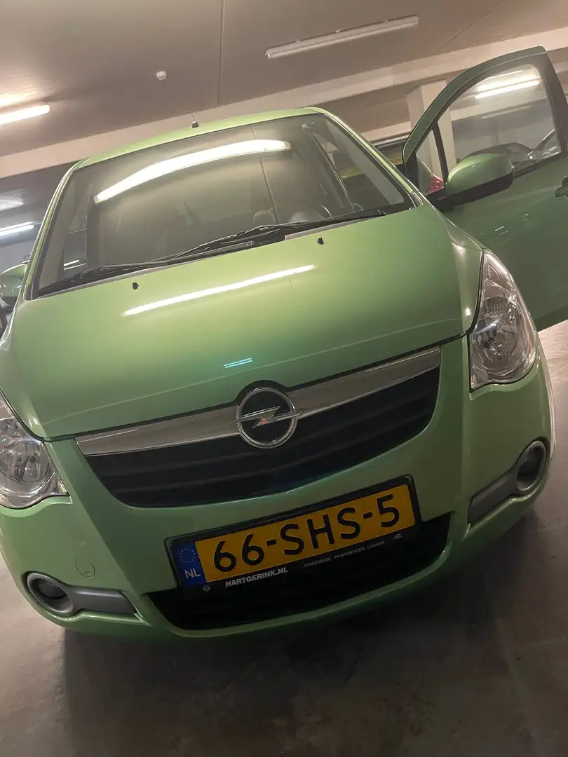 Opel Corsa 1.2 EcoF. Groen - 1