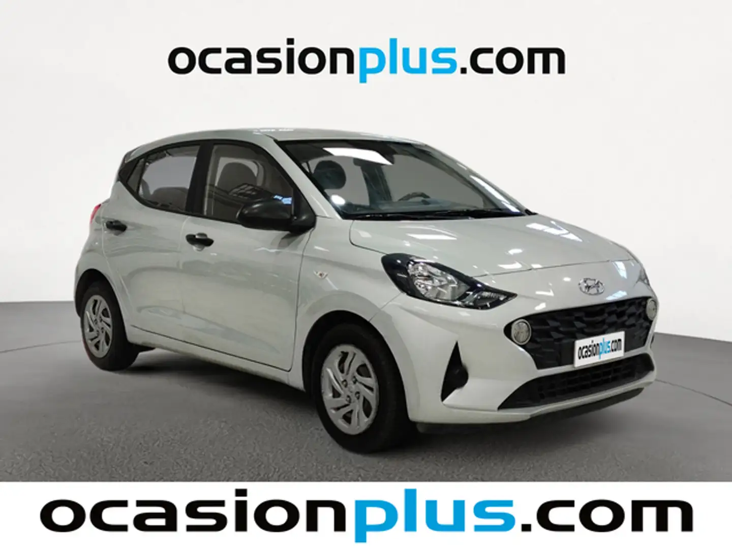 Hyundai i10 1.0 MPI Essence Plateado - 2