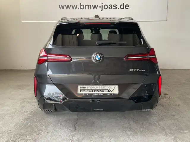 BMW X3 view 14