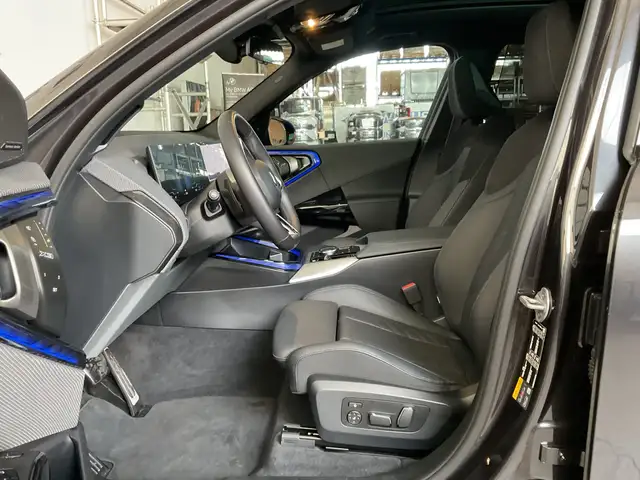 BMW X3 view 8