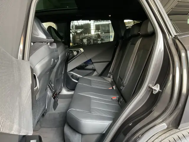 BMW X3 view 9