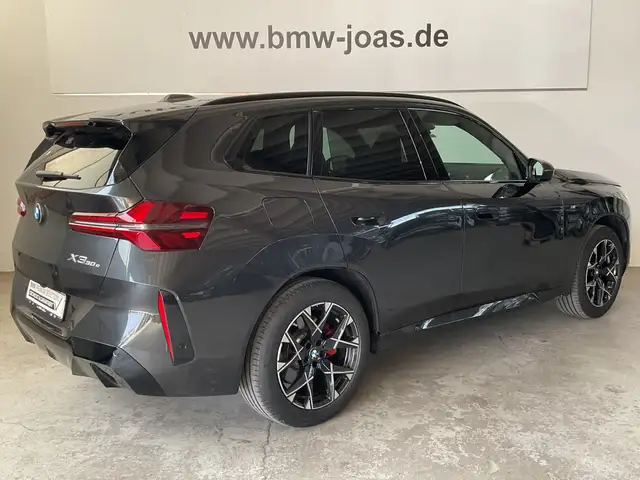 BMW X3 view 13