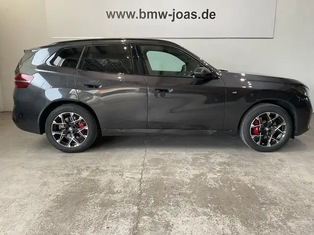 BMW X3 view 11