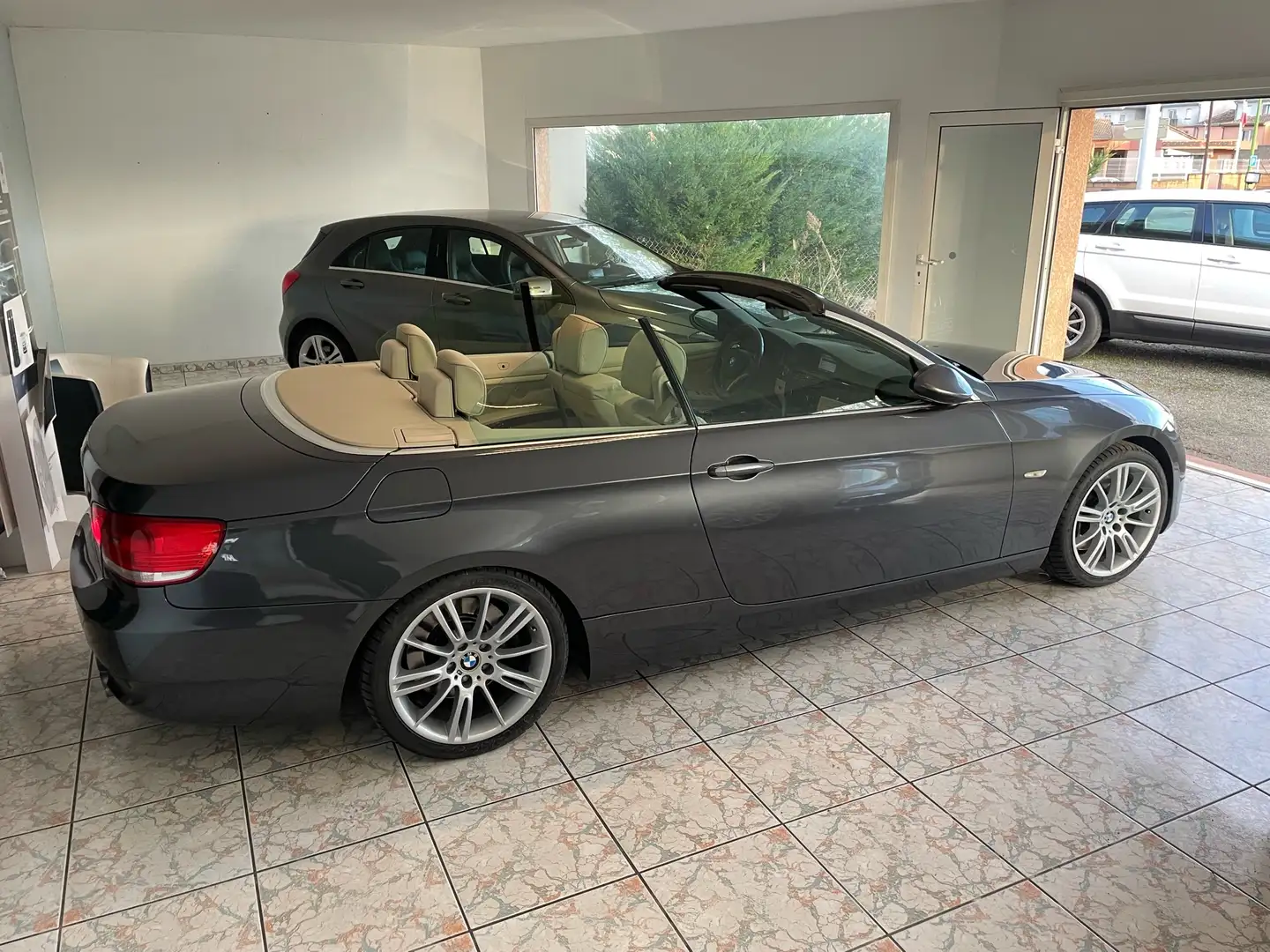 BMW 335 Cab 335i Luxe A Gris - 2