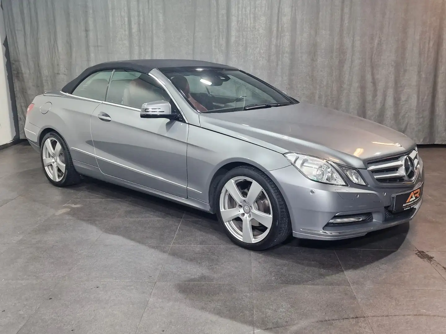 Mercedes-Benz E 200 E Cabrio E 200 CGI BlueEfficiency Argent - 2