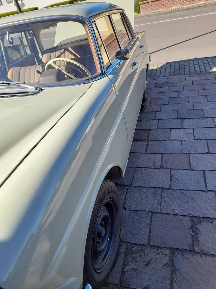 Mercedes-Benz 200 heckflosse 200-d, foto 3
