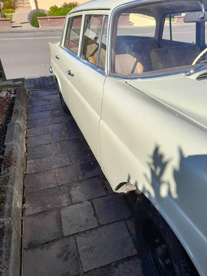 Mercedes-Benz 200 heckflosse 200-d, foto 4