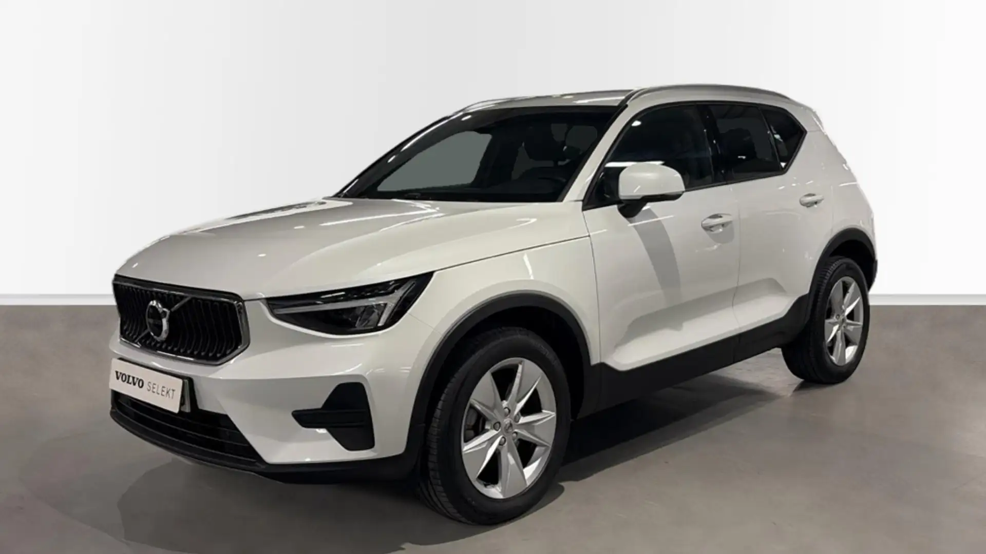 Volvo XC40 NUEVO CORE, B3 MILD HYBRID, GASOLINA - 1