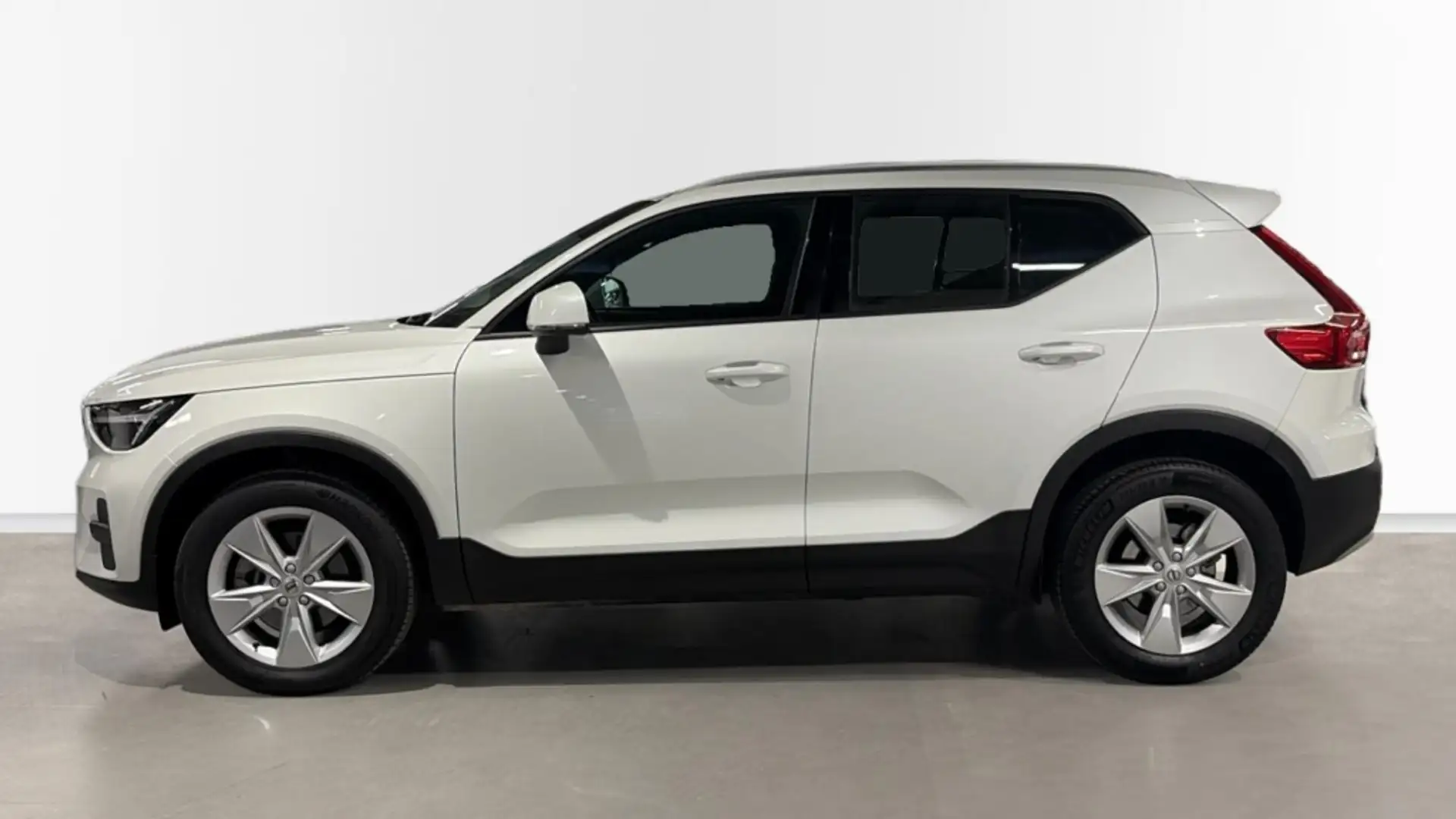 Volvo XC40 NUEVO CORE, B3 MILD HYBRID, GASOLINA - 2