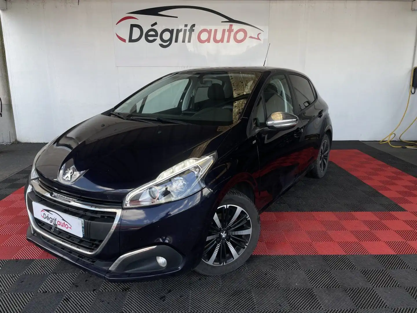 Peugeot 208 82ch BVM5 Style Bleu - 1