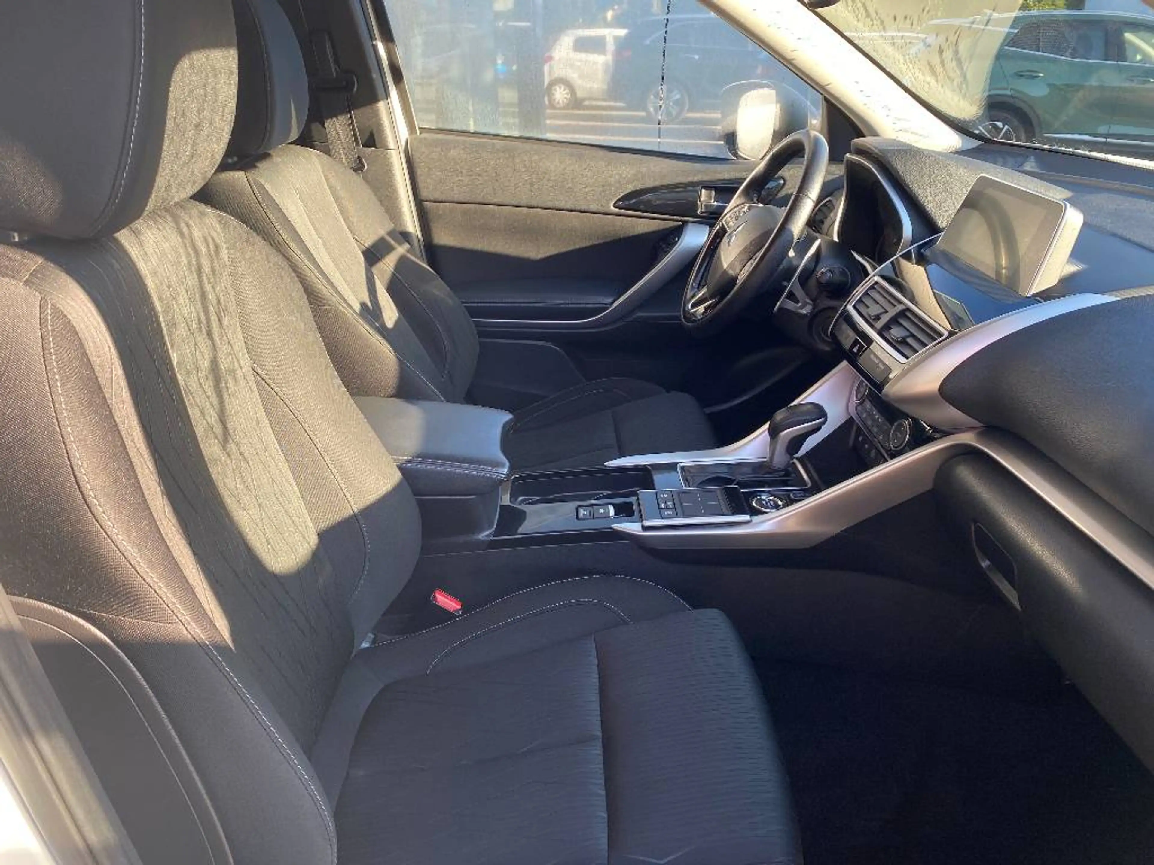 Mitsubishi Eclipse Cross Active+ 2.2 DI-D 4WD AT — photo 4