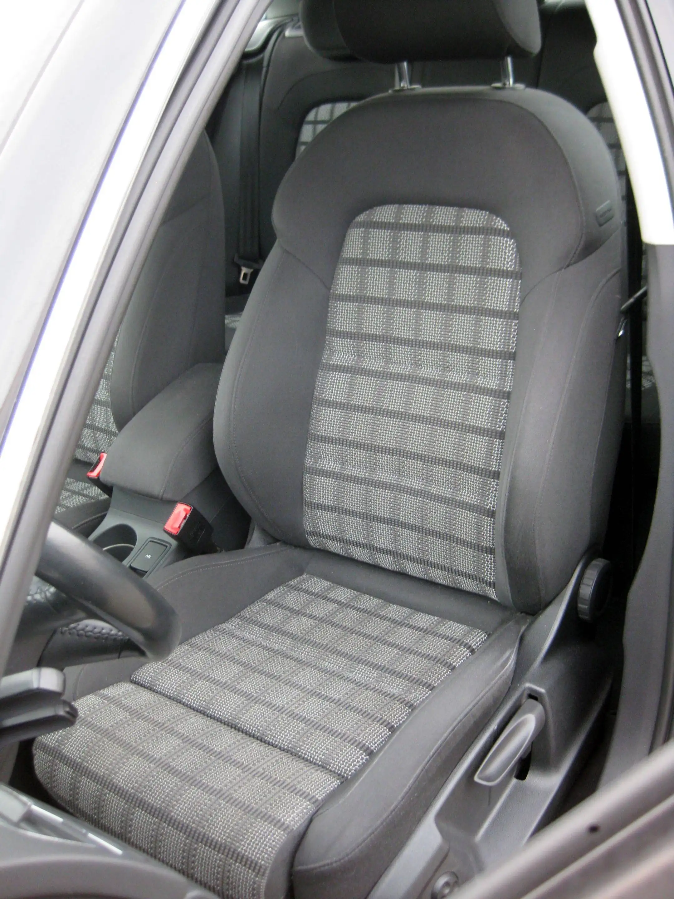Audi Q3 Q3 2.0 TDI quattro S tronic, S-Line, Climatronic, Navi, Bi-Xenon — photo 8