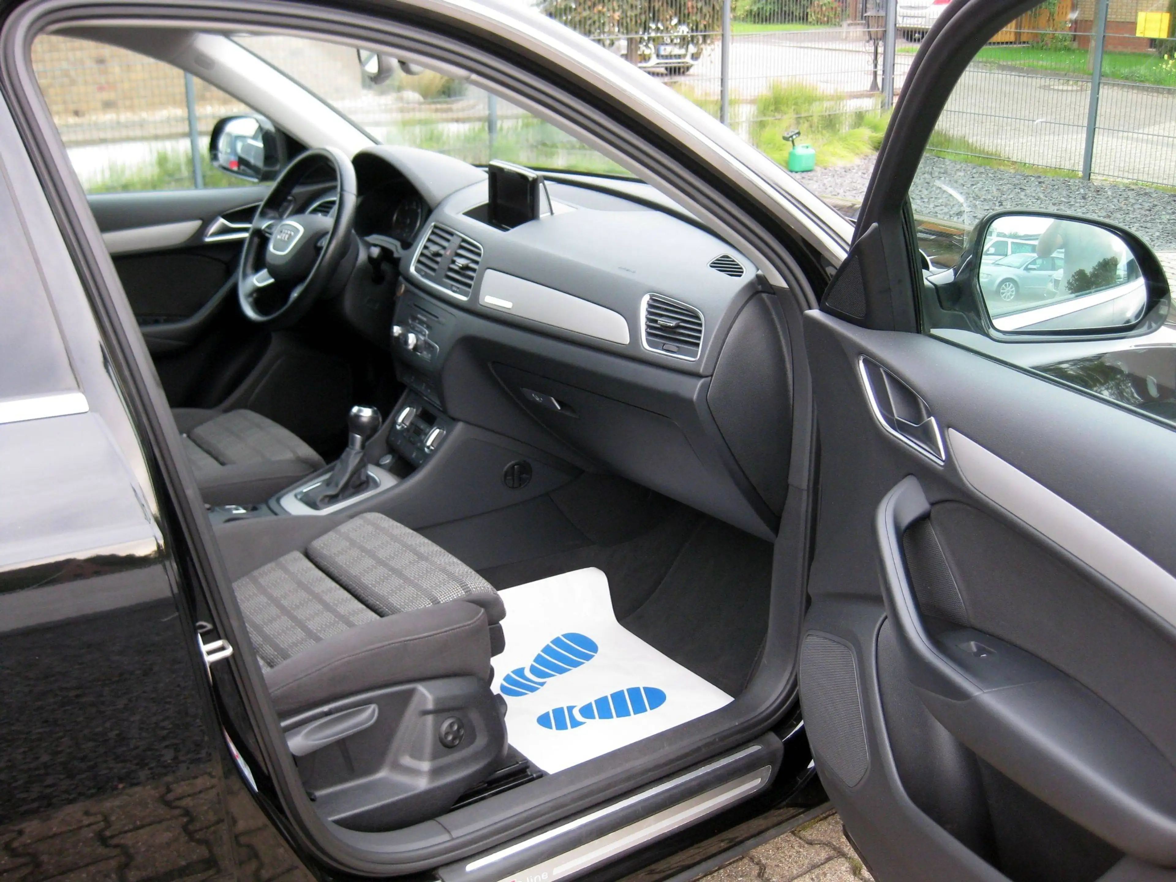 Audi Q3 Q3 2.0 TDI quattro S tronic, S-Line, Climatronic, Navi, Bi-Xenon — photo 11