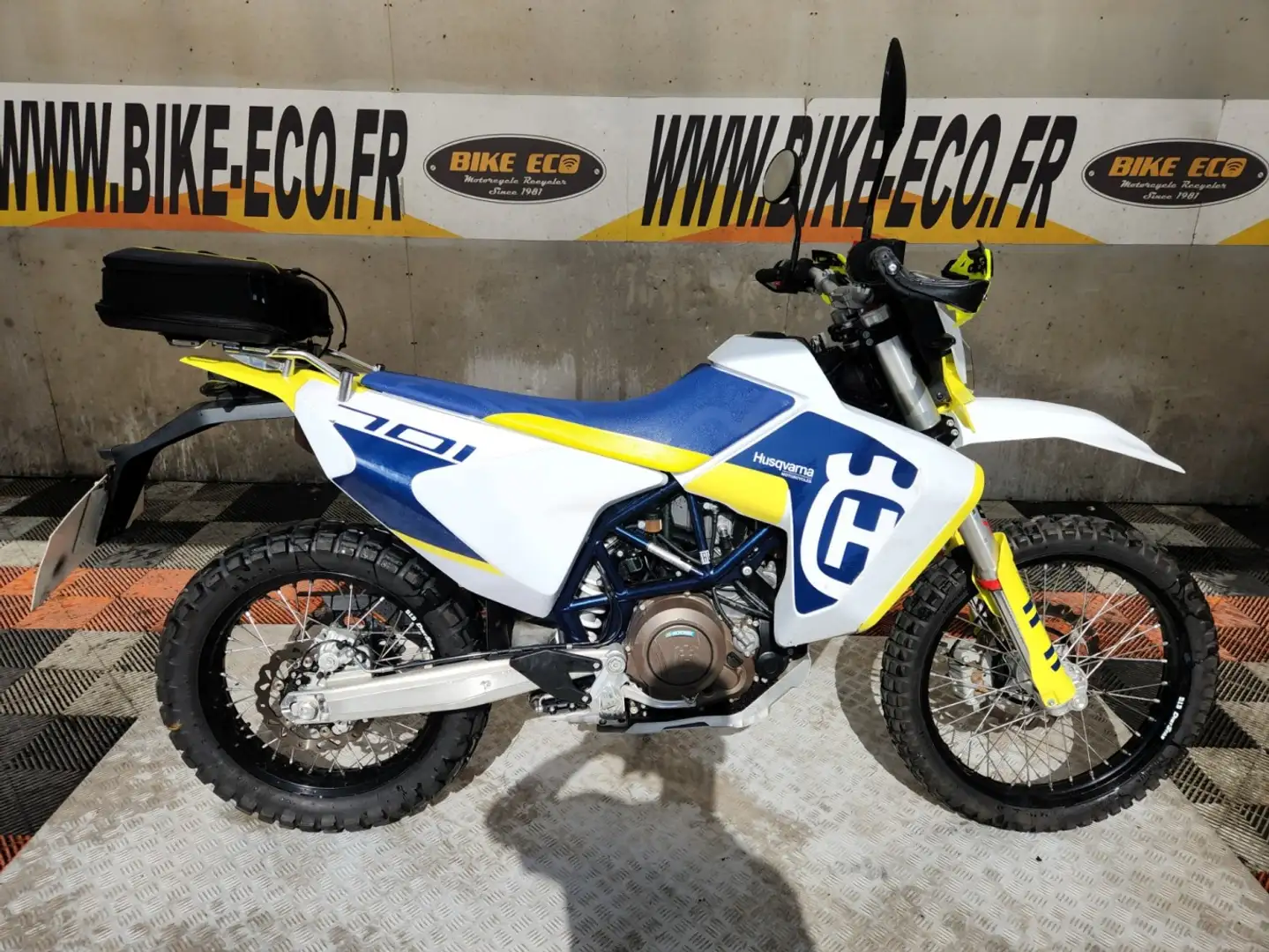 Husqvarna 701 Enduro Bianco - 1