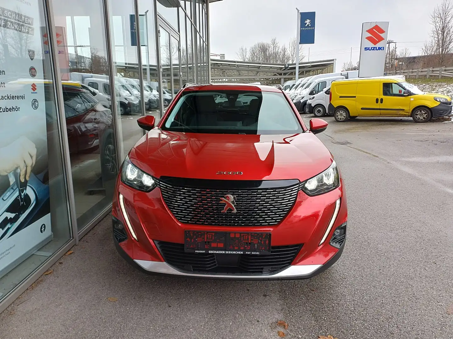 Peugeot 2008 BlueHDi 110 S&S Allure Pack 6-Gang-Manuell Rouge - 2