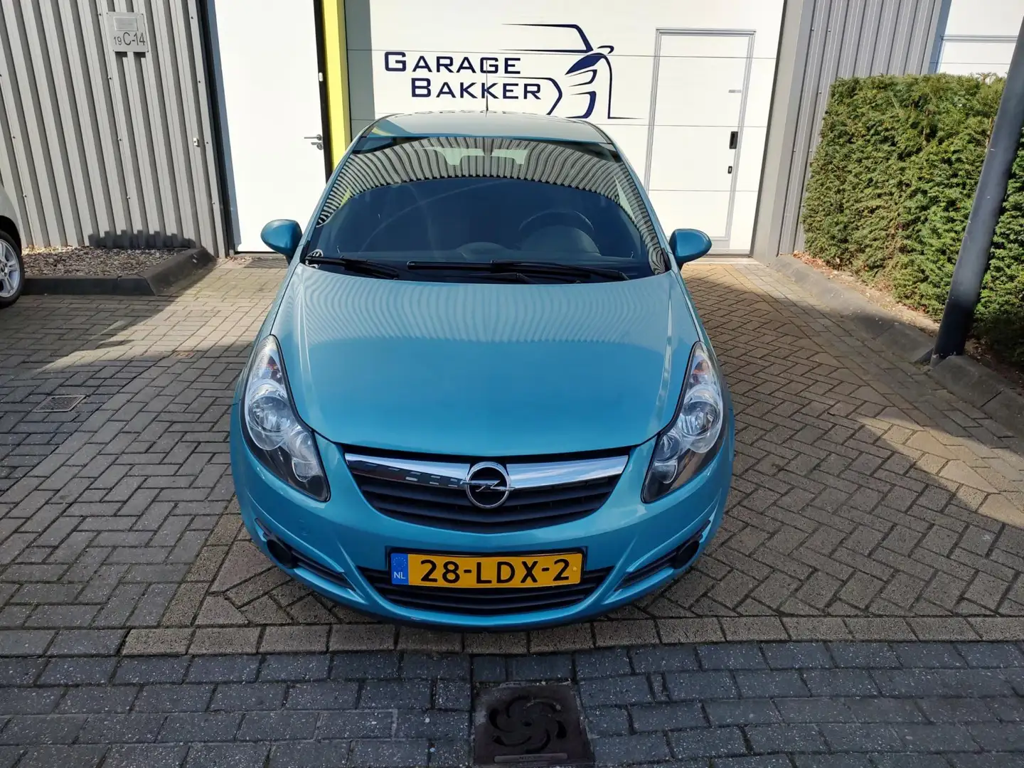 Opel Corsa 1.2-16V '111' Edition Automaat Fietsendrager Blauw - 2