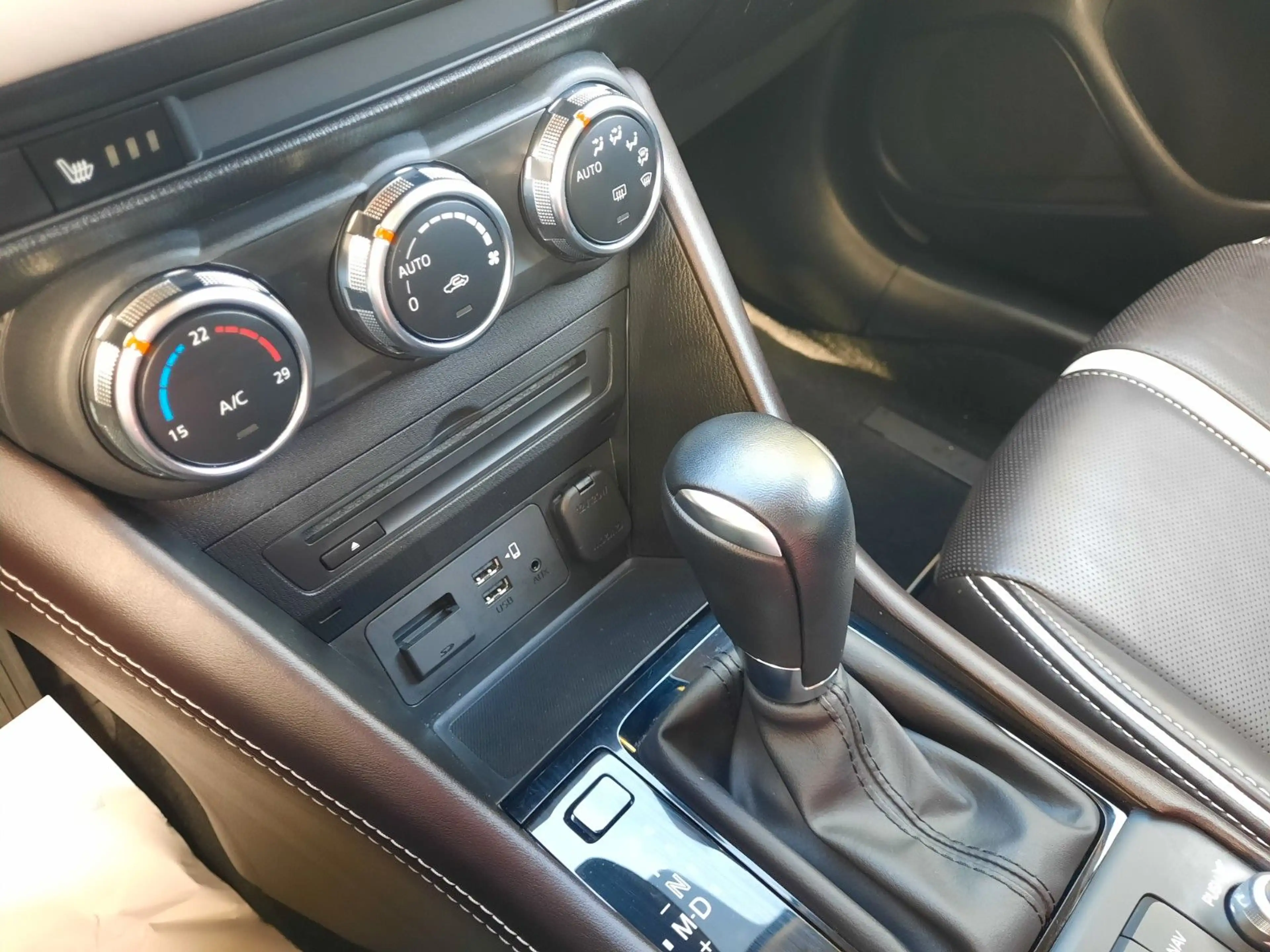 Mazda CX-3 SKYACTIV-G 121 6AG KANGEI LEDER+MEMORY+NAVI — photo 13