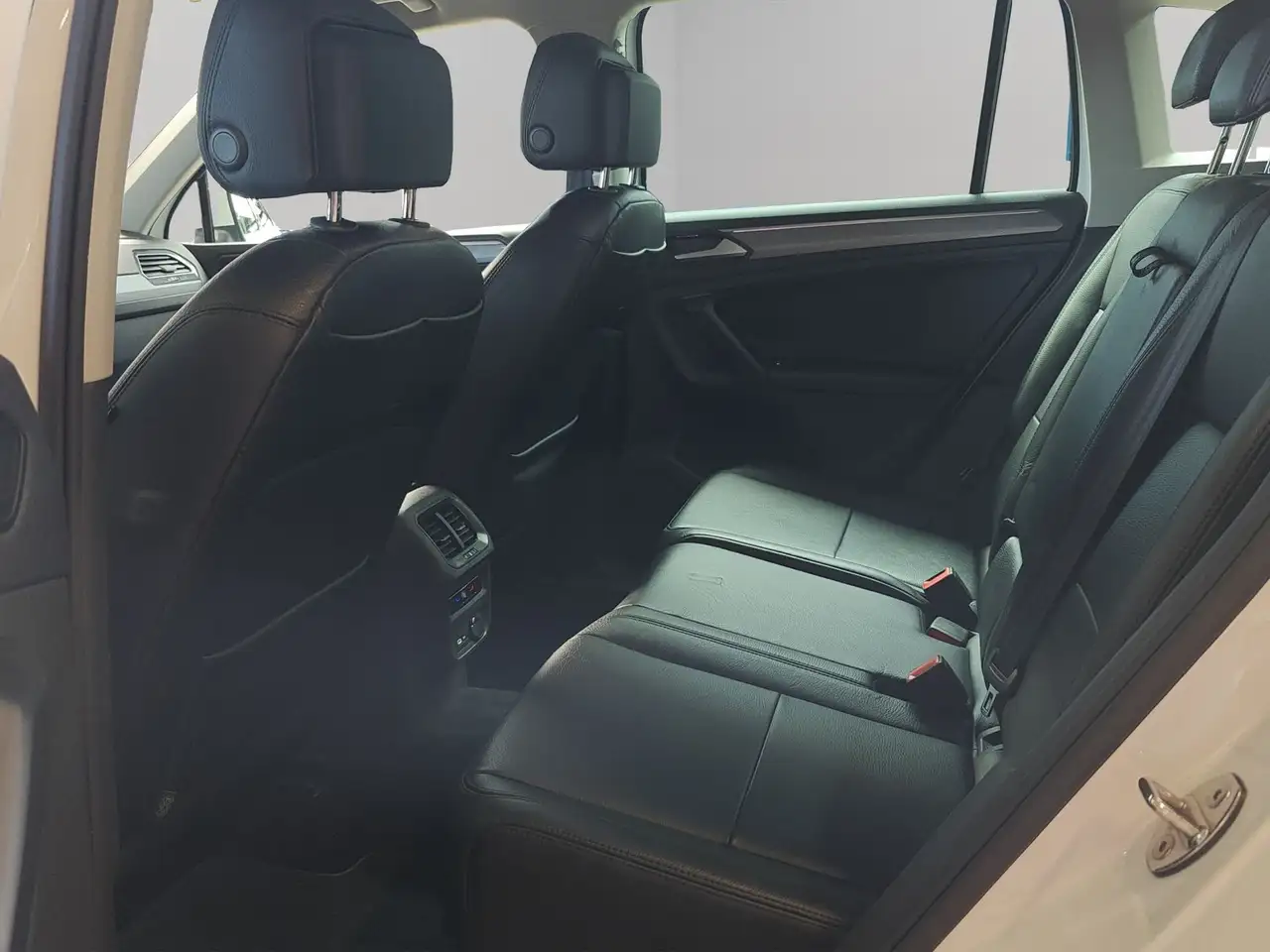 Volkswagen Tiguan TSI OPF Active *LEDER/Verw.Zetels/App Connect/ Camera* 13