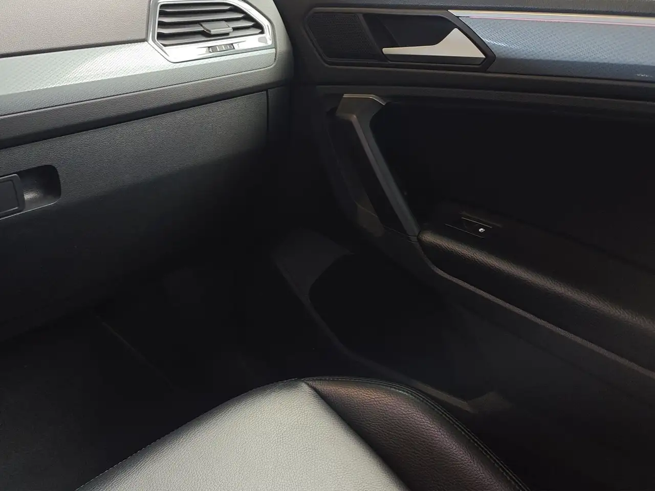 Volkswagen Tiguan TSI OPF Active *LEDER/Verw.Zetels/App Connect/ Camera* 16
