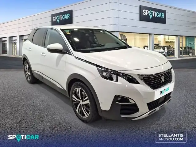Peugeot 3008 view 3