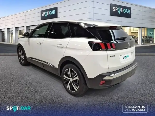 Peugeot 3008 view 5