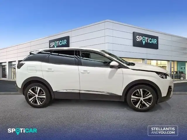 Peugeot 3008 view 4