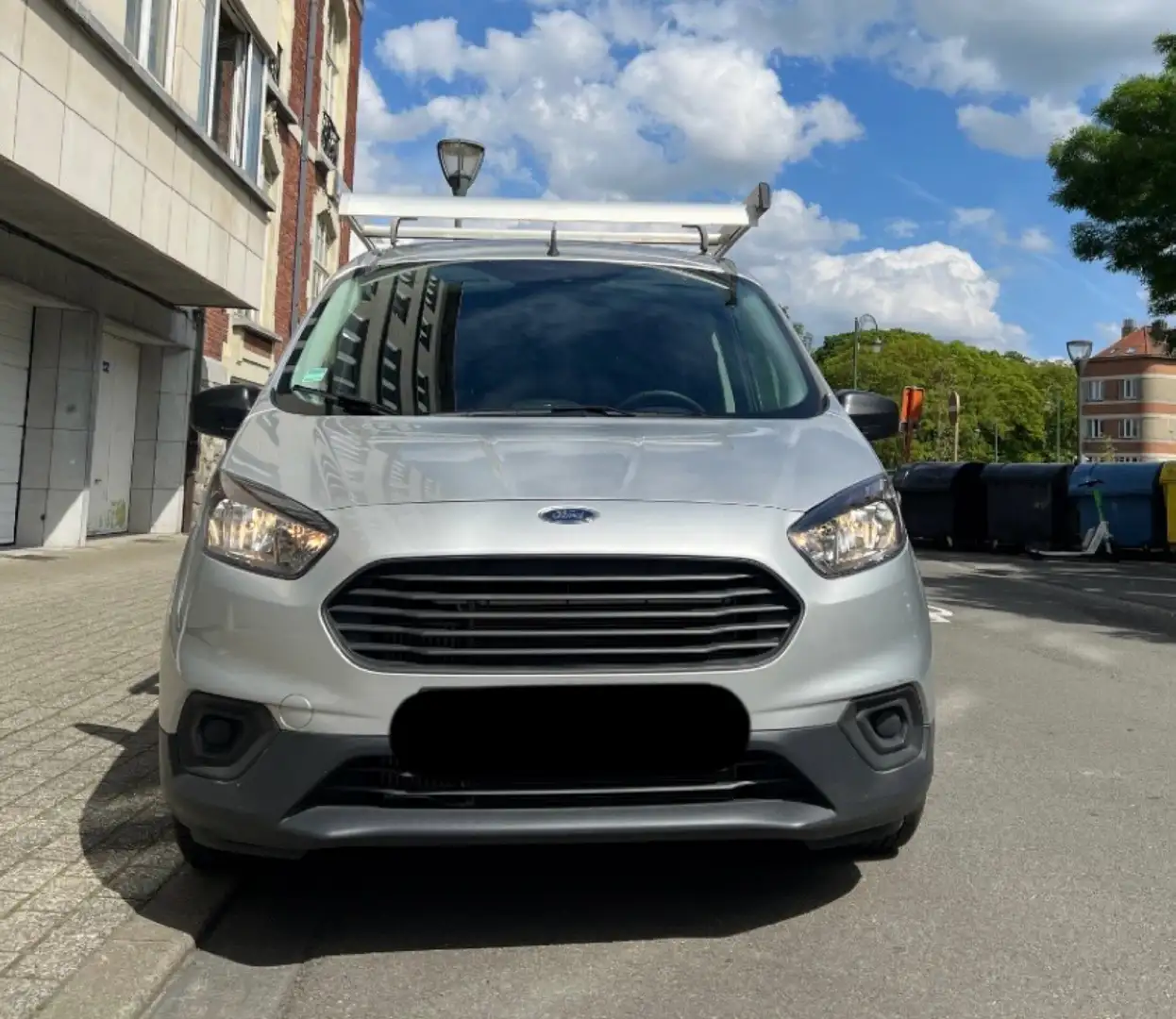 Ford Transit Courier 2024 utilitaire Gümüş rengi - 1