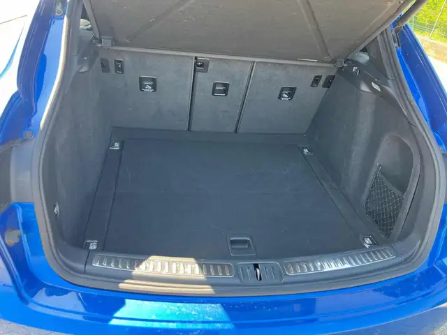 Porsche Macan view 7