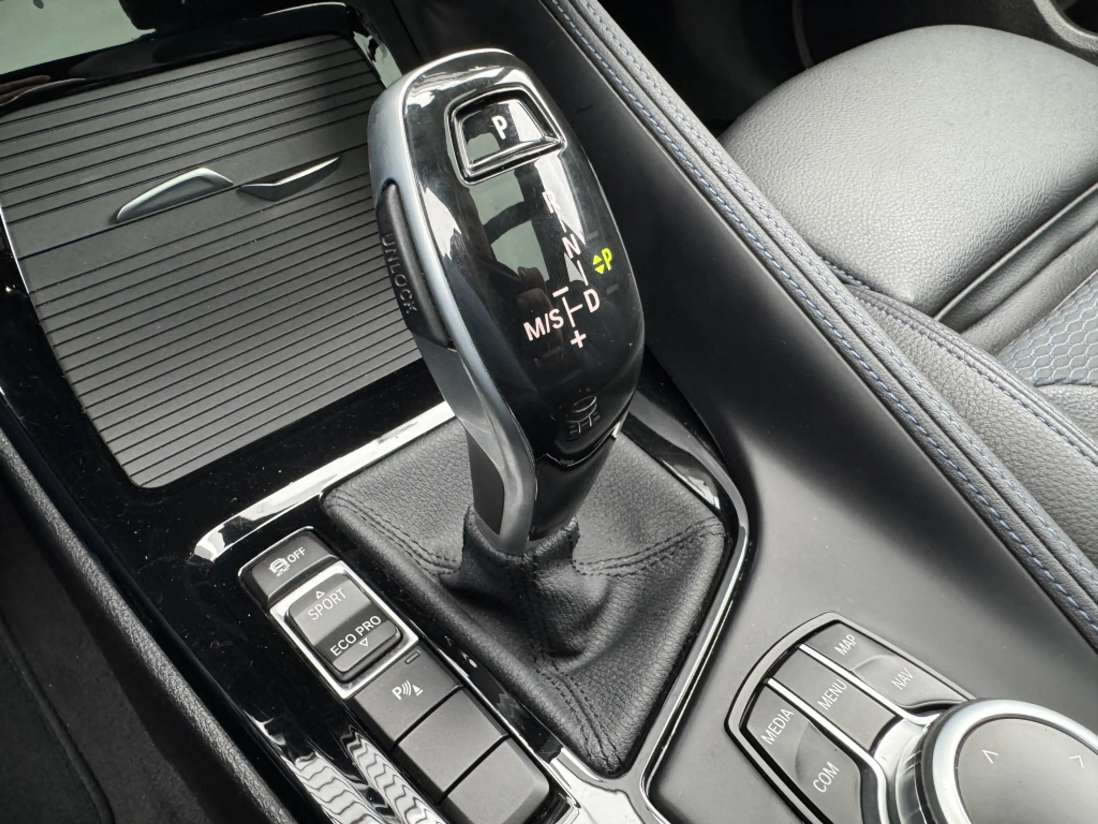 BMW X2 sDrive20i High Exec. — photo 11
