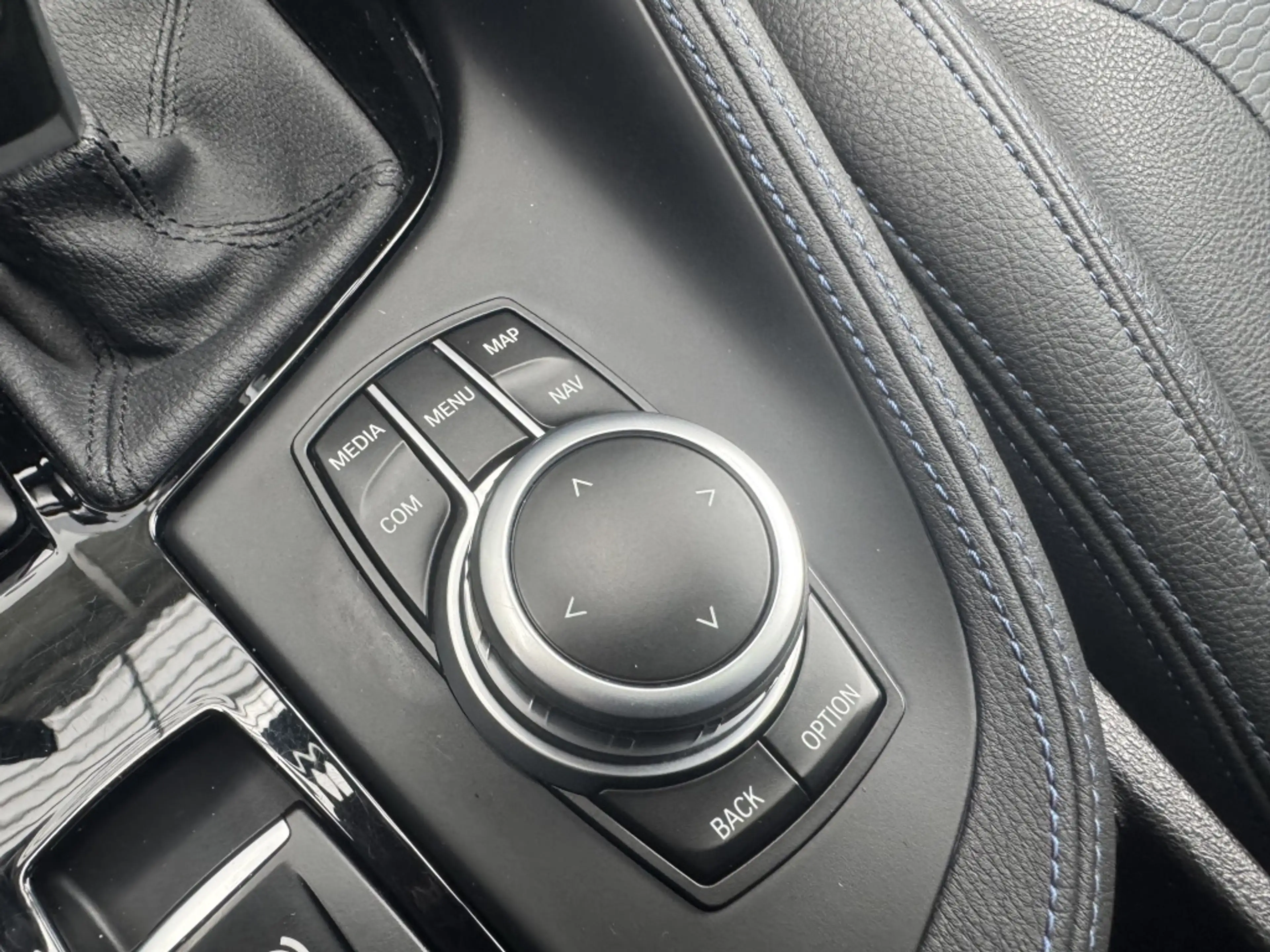 BMW X2 sDrive20i High Exec. — photo 12
