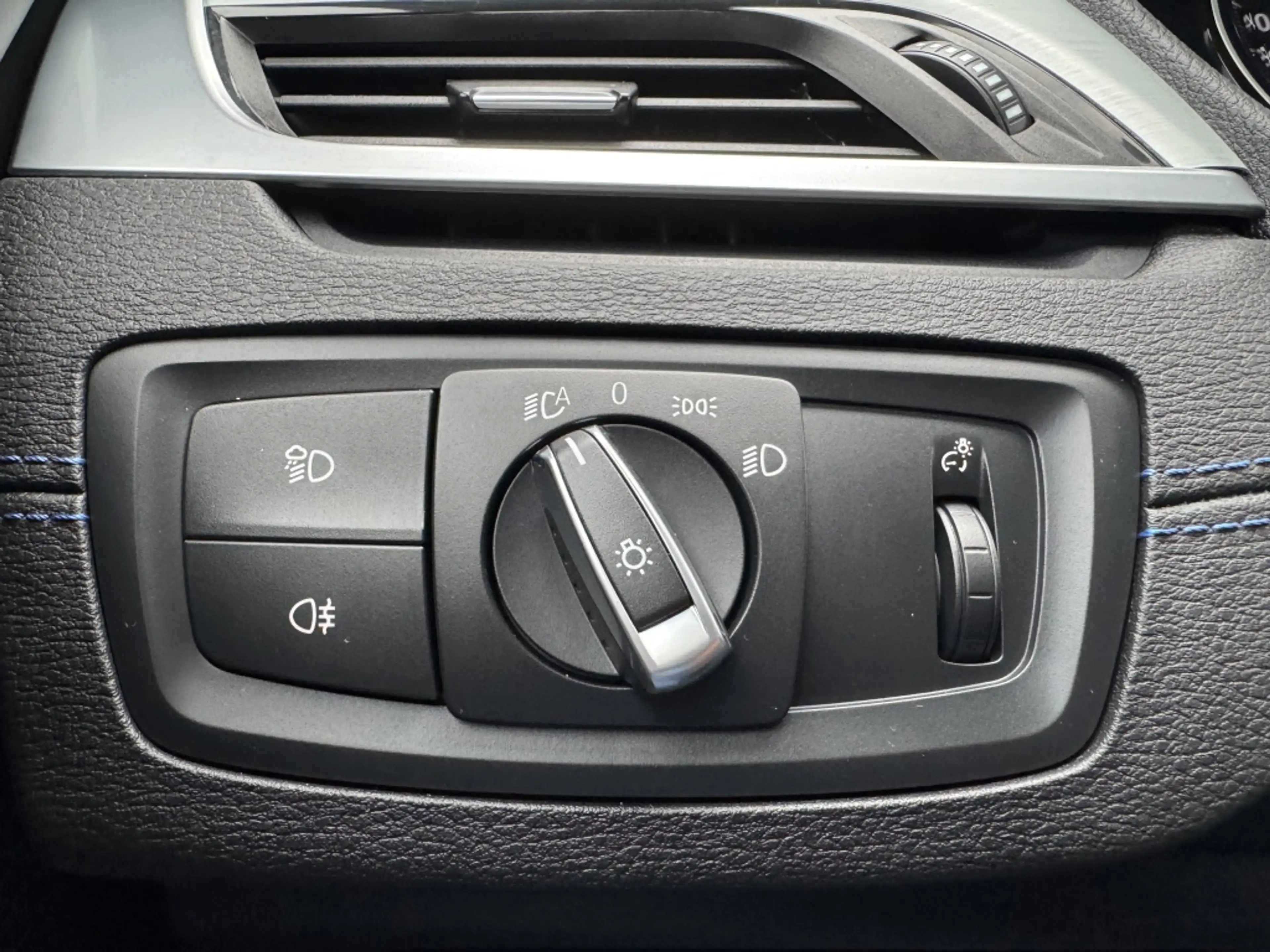 BMW X2 sDrive20i High Exec. — photo 15