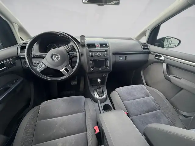 Volkswagen Touran view 12