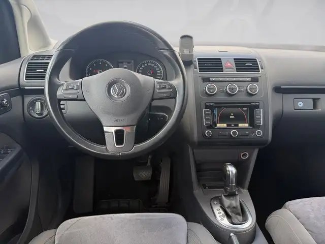 Volkswagen Touran view 13