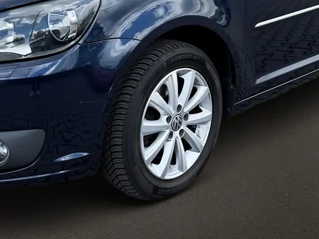 Volkswagen Touran view 3