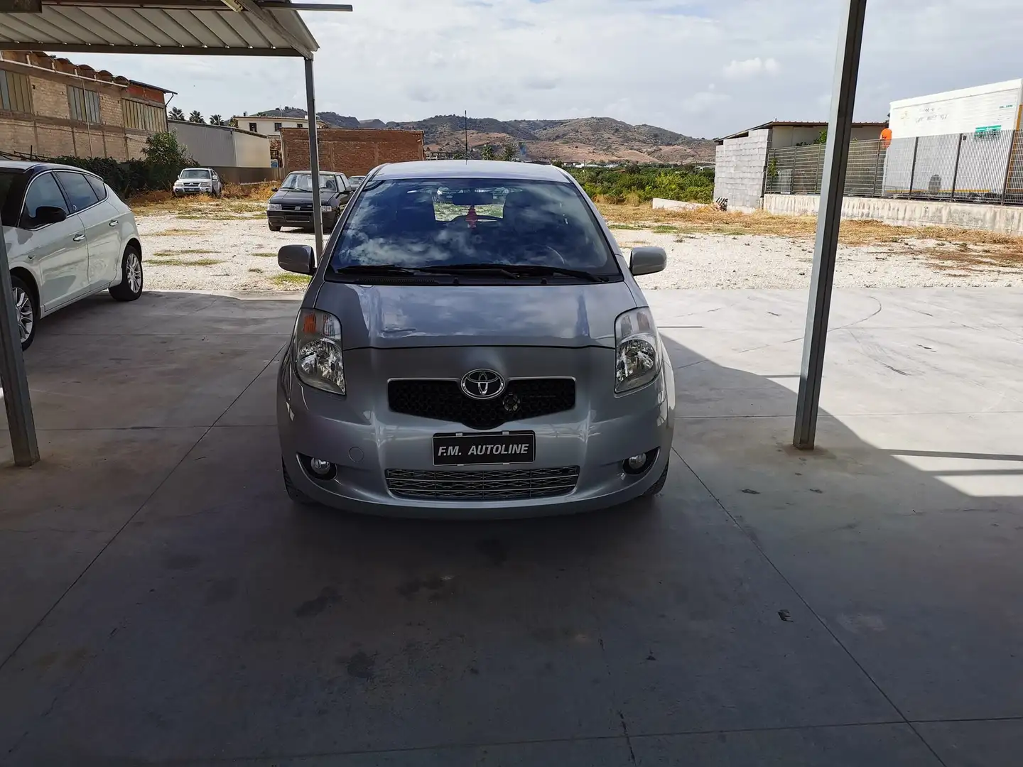 Toyota Yaris Yaris II 2005 5p 1.3 dual Sol my10 Argento - 2
