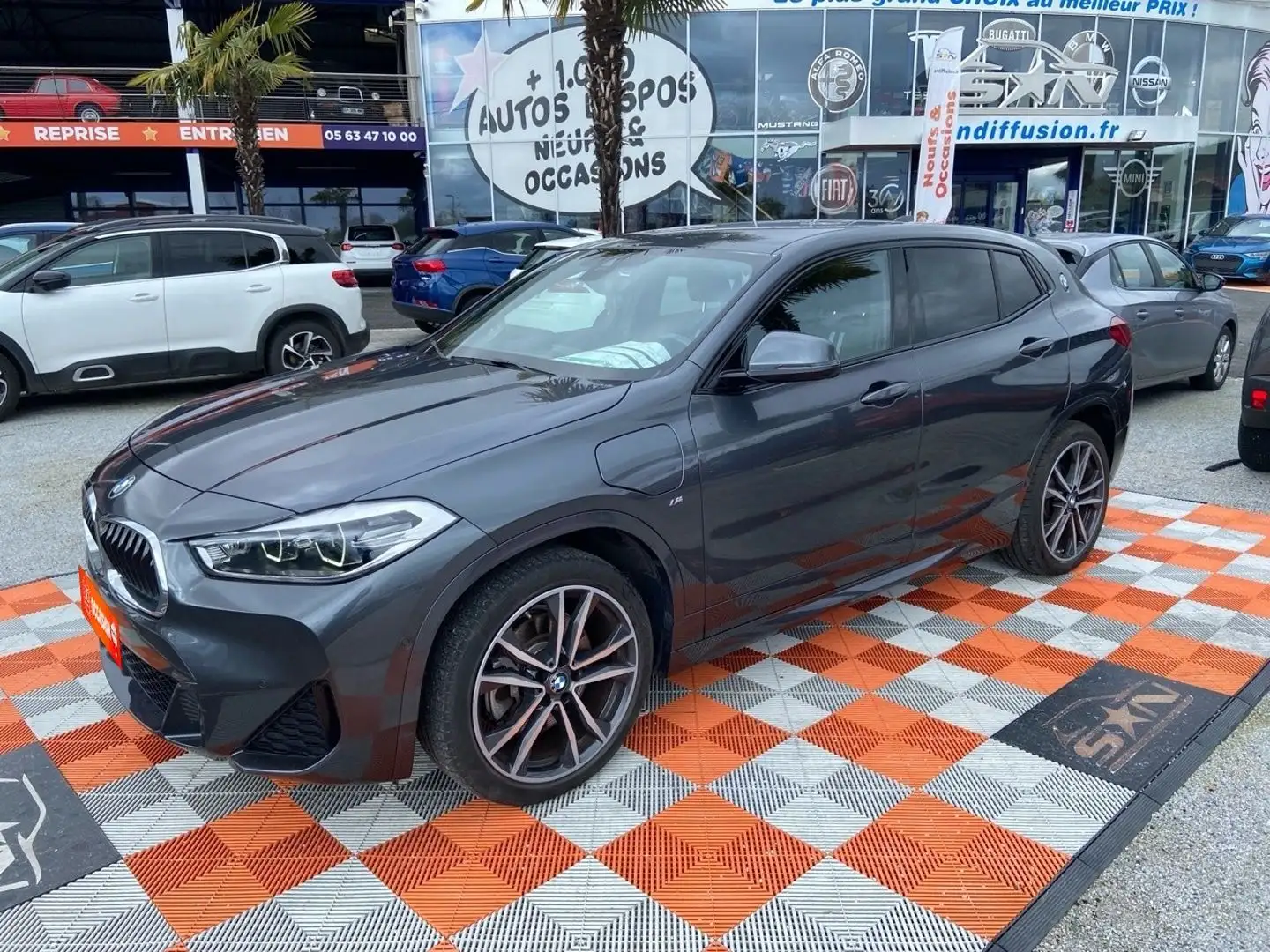 BMW X2 (F48) XDRIVE 25E HYBRID 220 BVA M SPORT GPS Caméra Hayon Gris - 2