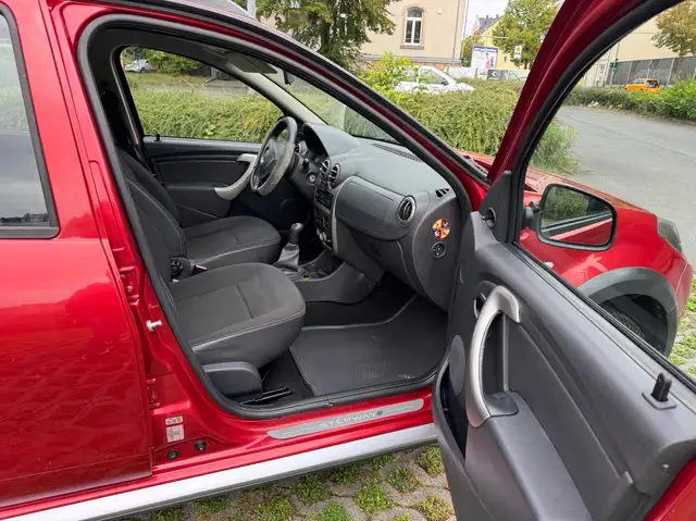 Dacia Sandero view 12
