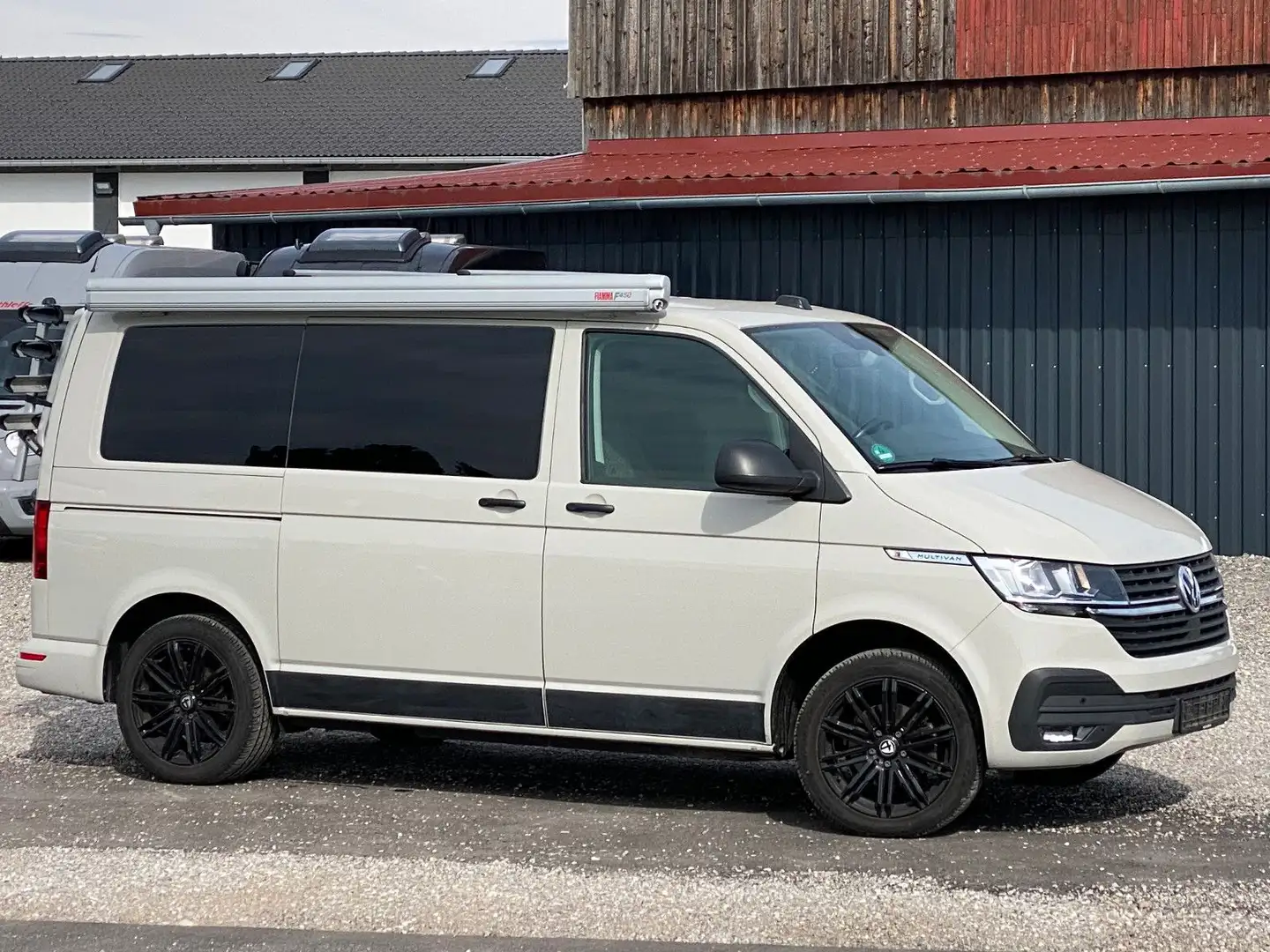 Volkswagen T6 Multivan T6.1 Multivan Grau - 2