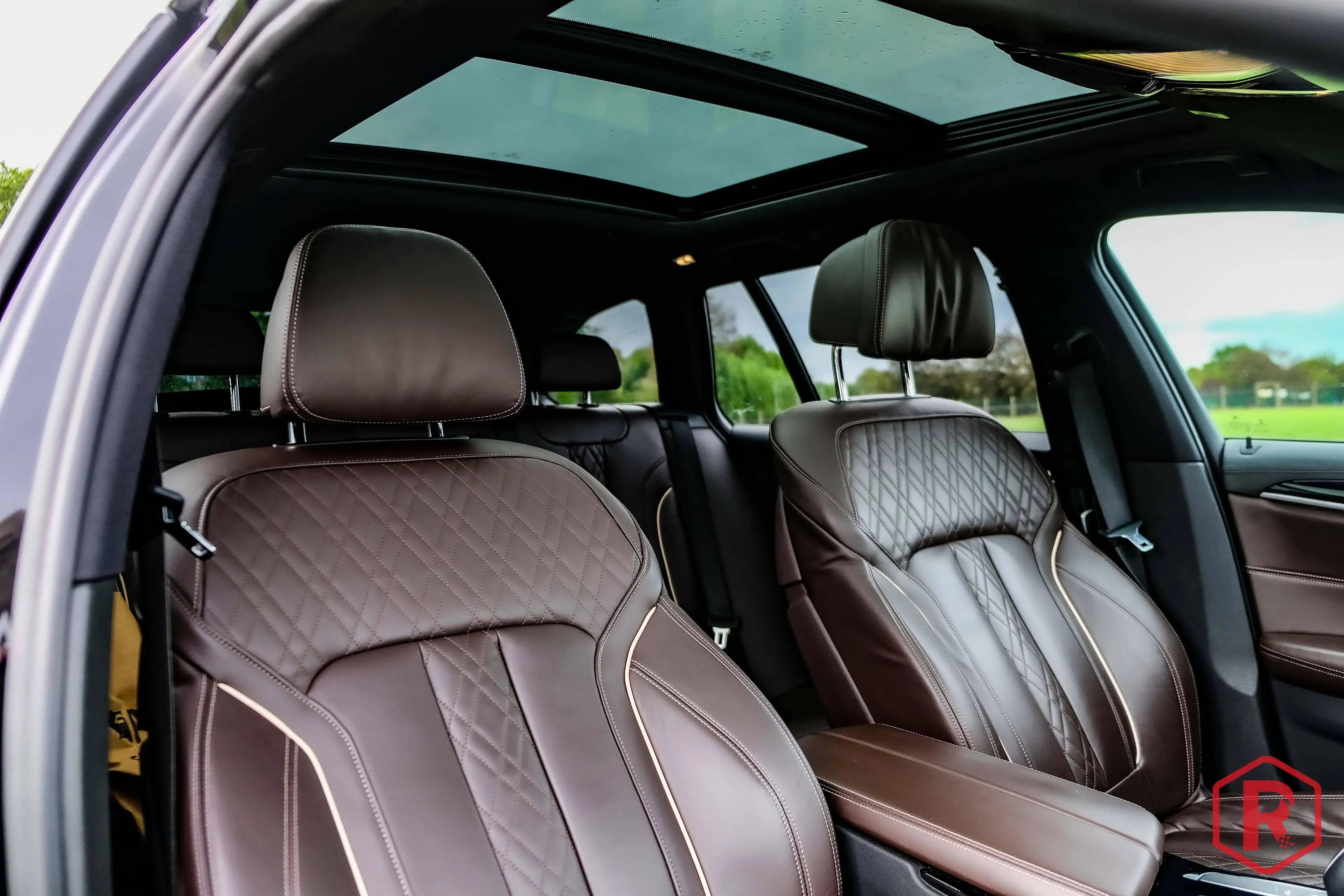 BMW 540 i xDrive Touring Pano HarmanKardon ACC — photo 10