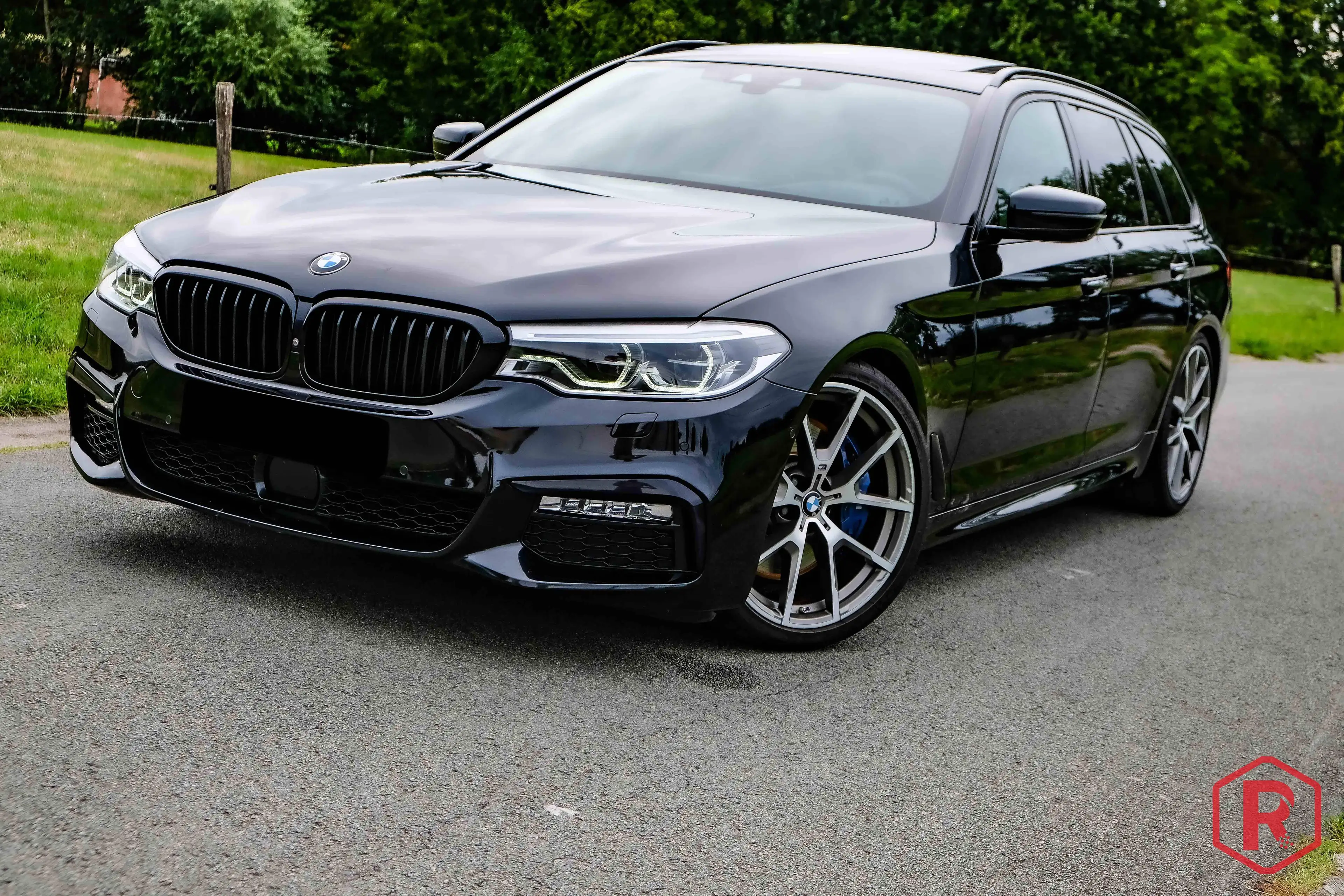 BMW 540 i xDrive Touring Pano HarmanKardon ACC — photo 3