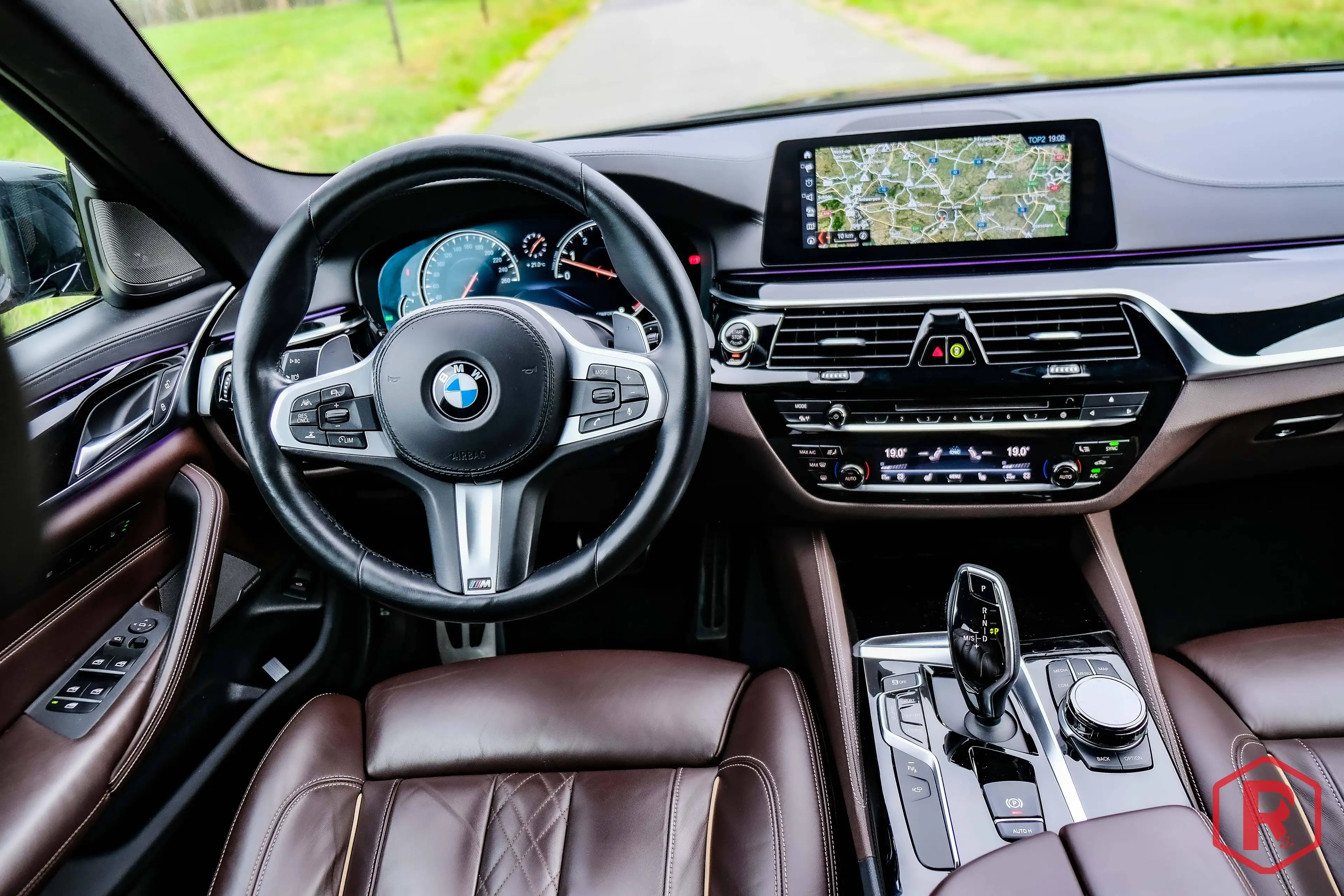 BMW 540 i xDrive Touring Pano HarmanKardon ACC — photo 8