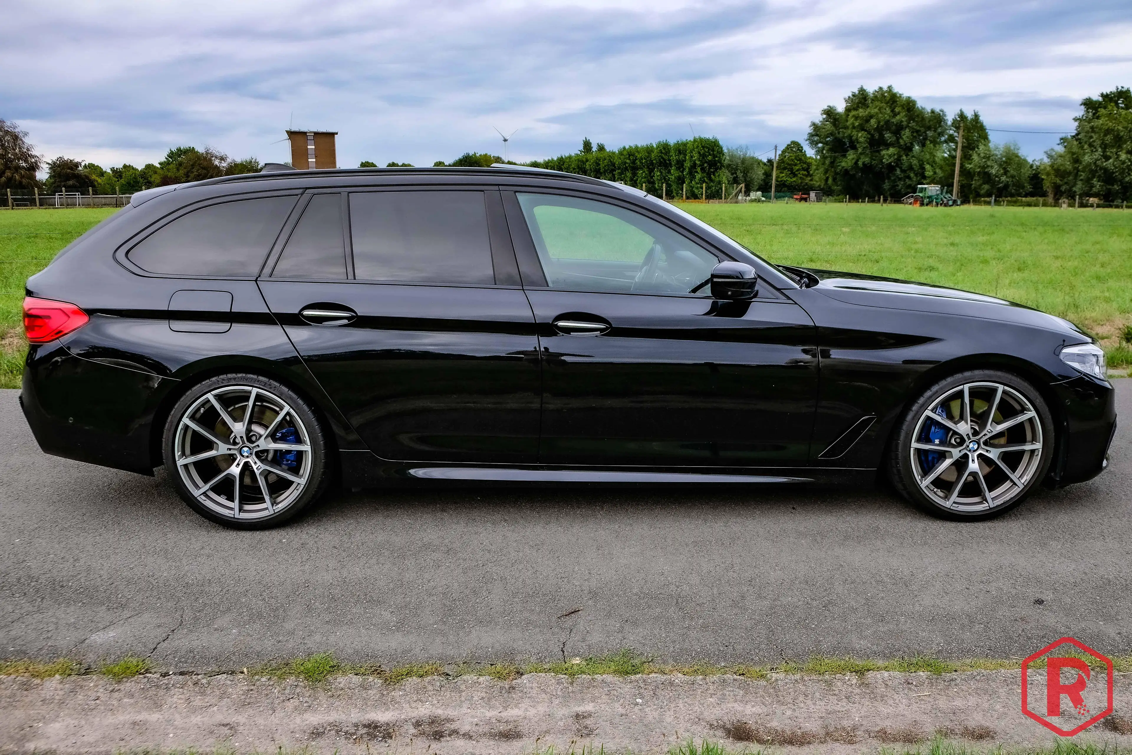 BMW 540 i xDrive Touring Pano HarmanKardon ACC — photo 7