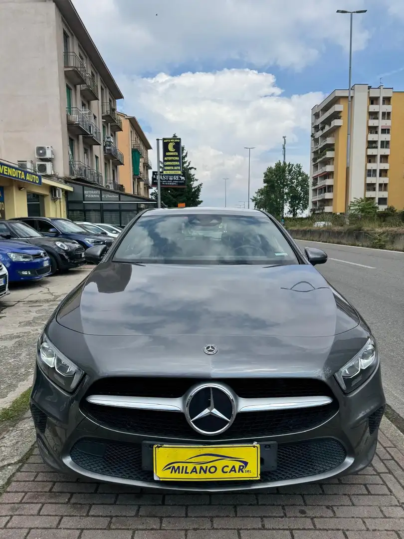 Mercedes-Benz A 180 A 180 d Business auto Grigio - 1