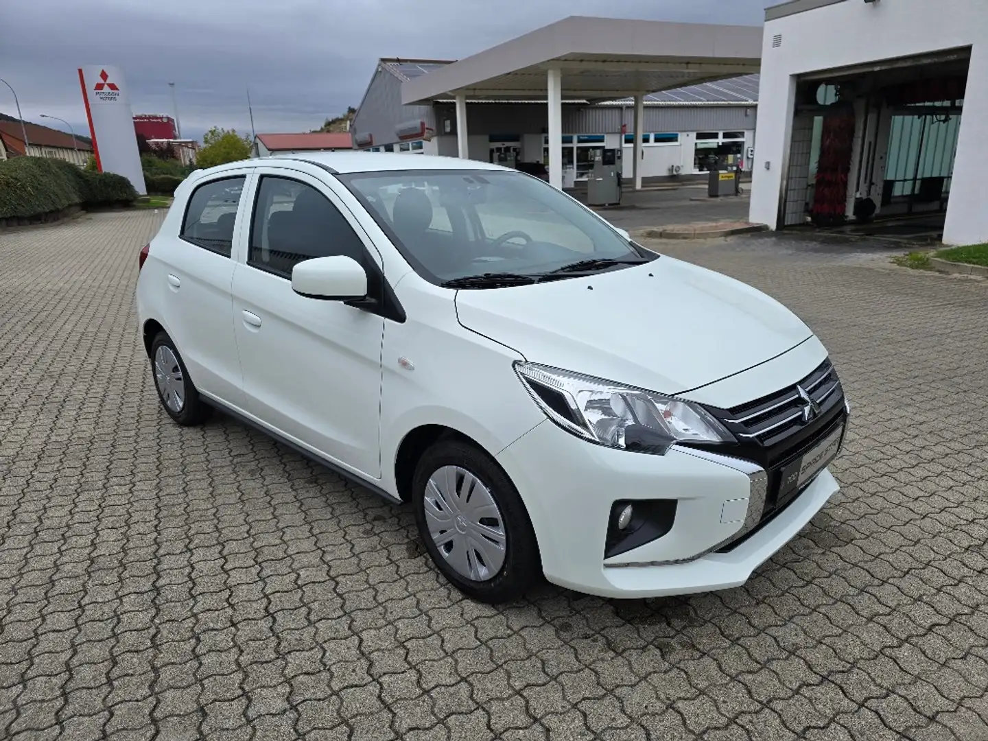 Mitsubishi Space Star Select 1.2 MIVEC 5-Gang Weiß - 2