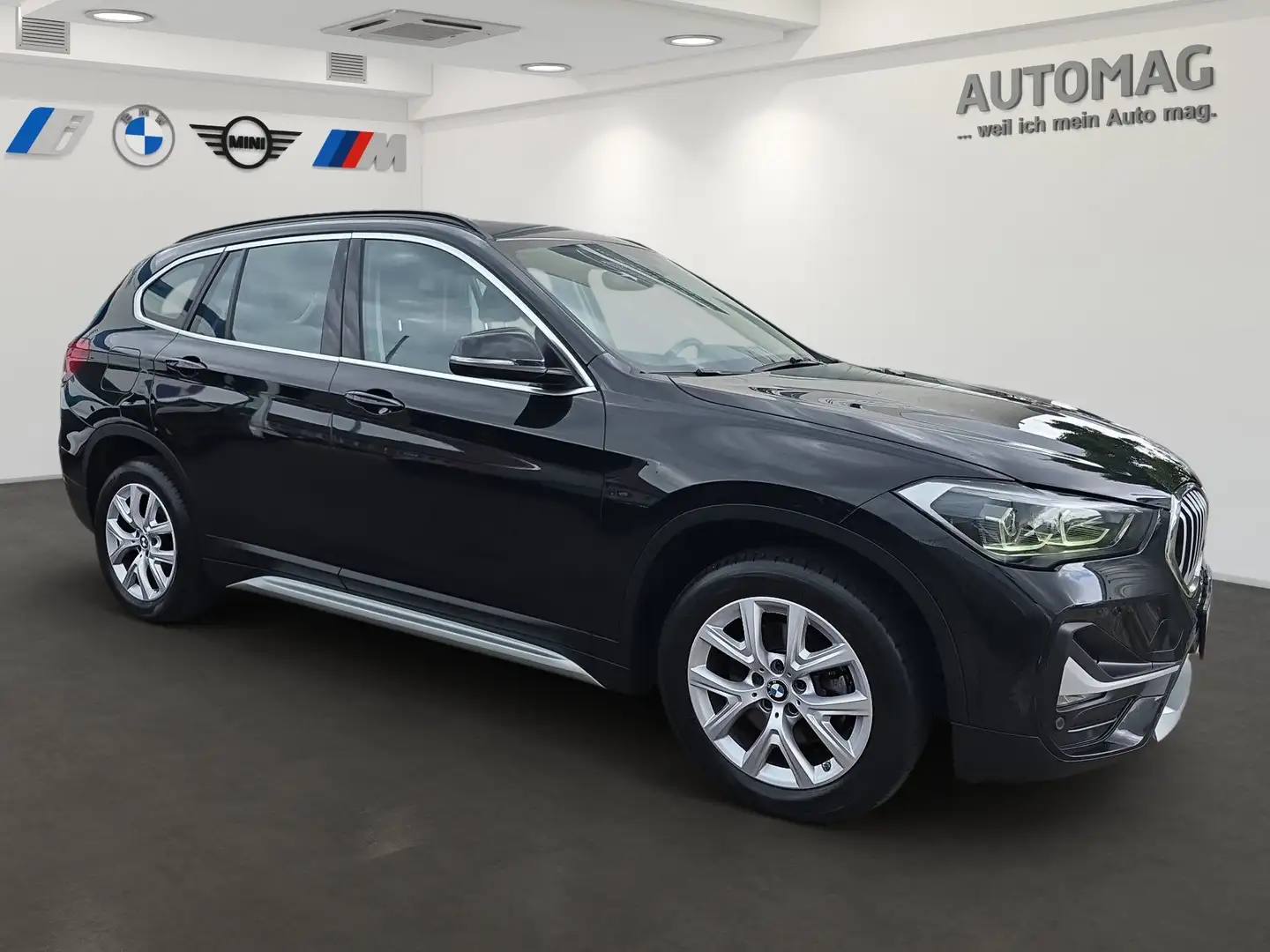 BMW X1 sDrive18i X-Line*Leder*Panoramadach*Drive Assist*P Nero - 2