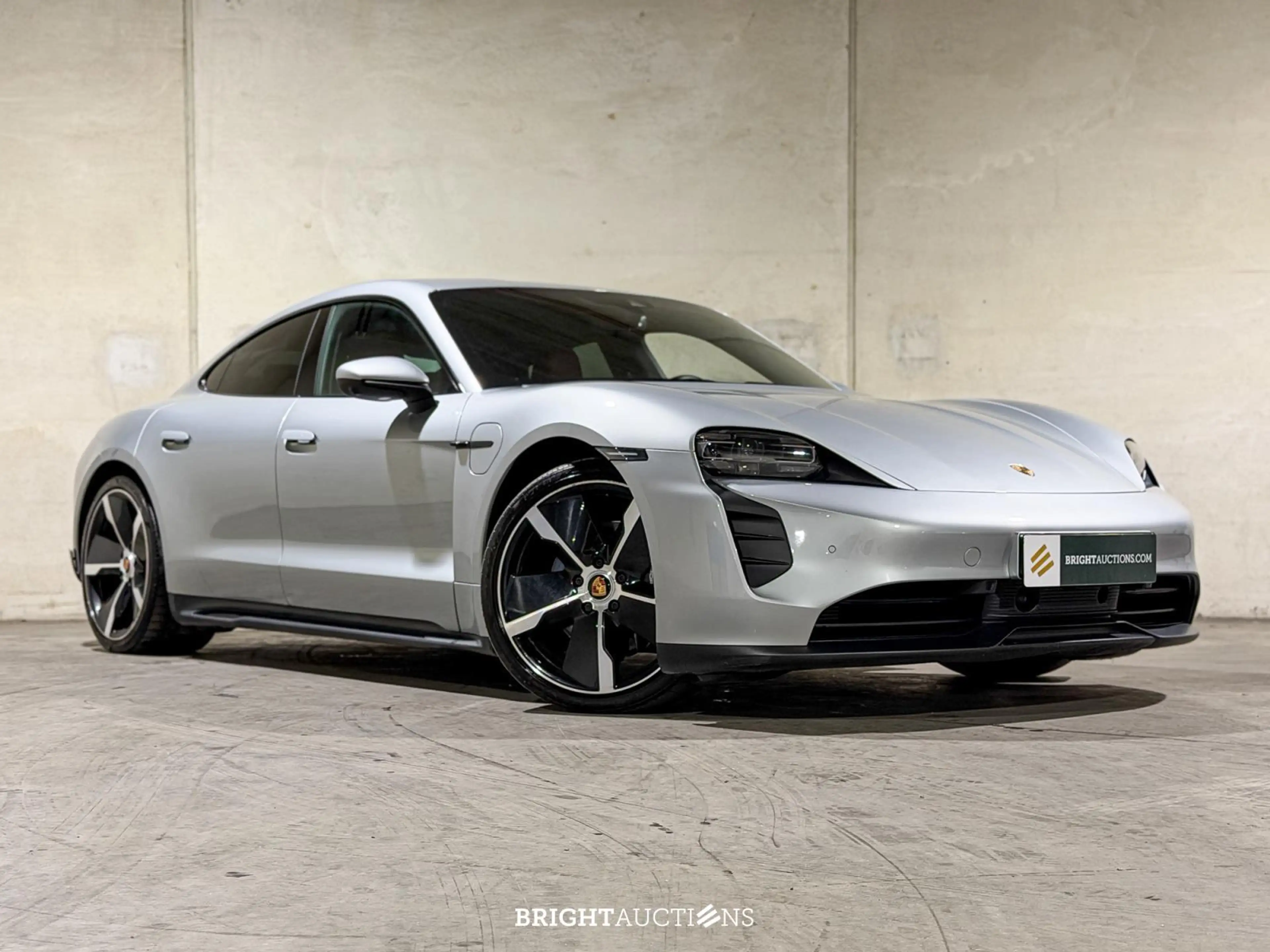 Porsche Taycan Performance — photo 13